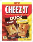 Cheez-it Duoz bacon & cheddar baked snack crackers Center Front Picture